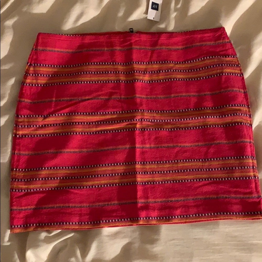 Gap skirt